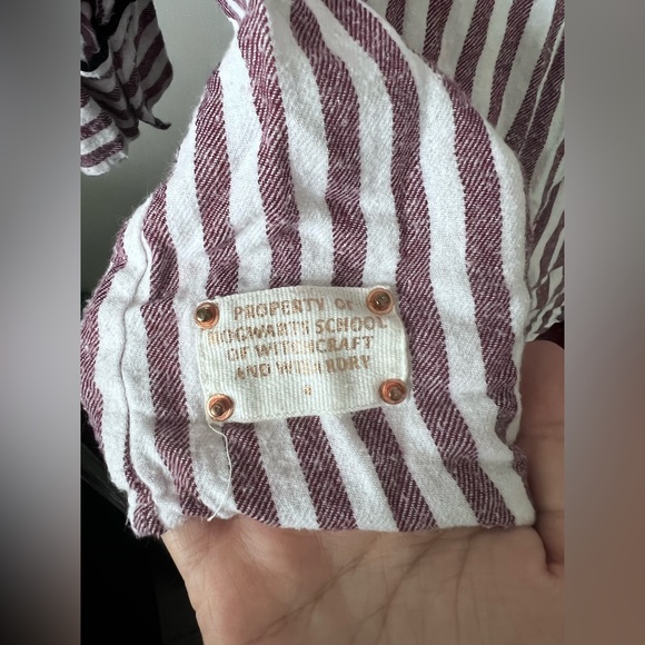 Official Hogwarts Sleep Shirt - Picture 3 of 5